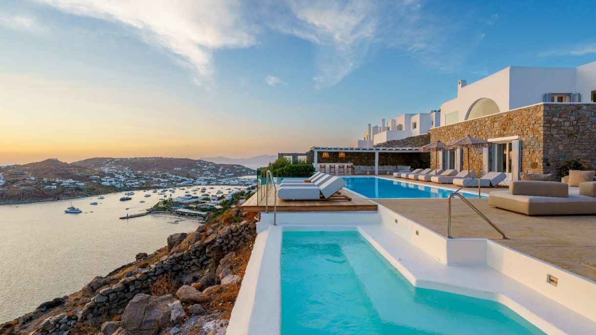 https://mlv.villas/wp-content/uploads/2017/02/Mykonos-luxury-villa-Blue-Diamond-14.jpg thumbnail