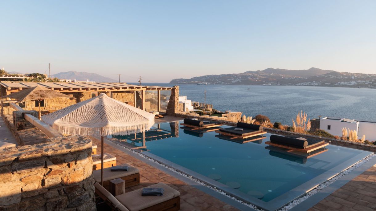https://mlv.villas/wp-content/uploads/2021/11/Villa-Black-Pearl-Mykonos-MLV-12.jpg thumbnail