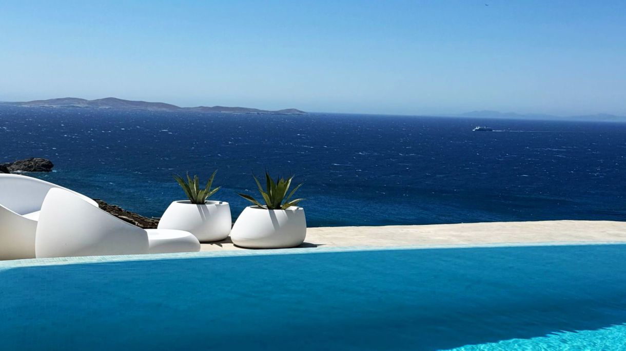 https://mlv.villas/wp-content/uploads/2026/06/Pool-06_result.jpg thumbnail