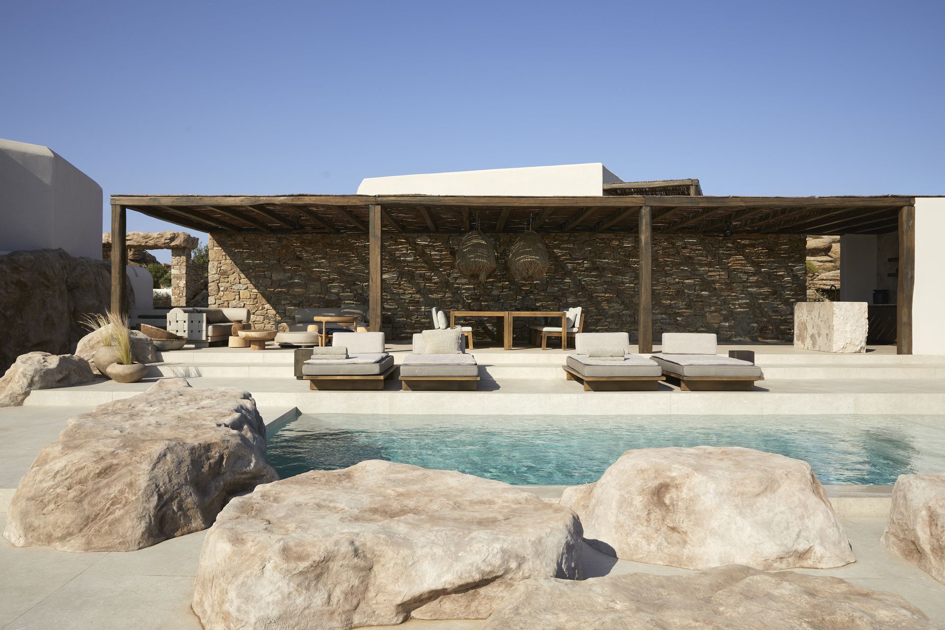 Lithos Estate